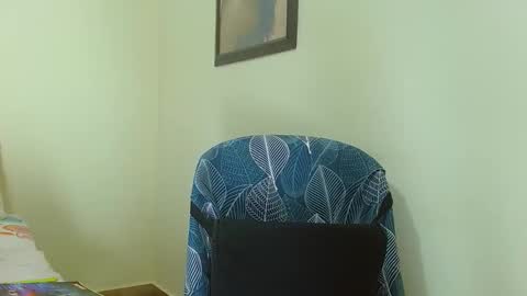 Snapshot of katerineleon chatting on 10-17-25, 09:17 katerineleon online show from 10-17-25, 09:17