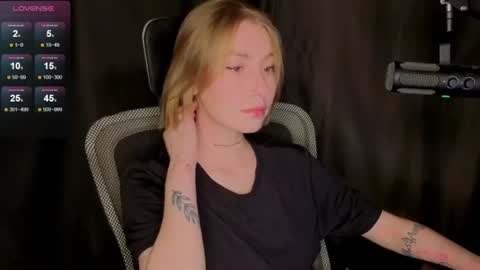 Snapshot of kateslil chatting on 06-14-26, 11:56 Kate online show from 06-14-26, 11:56