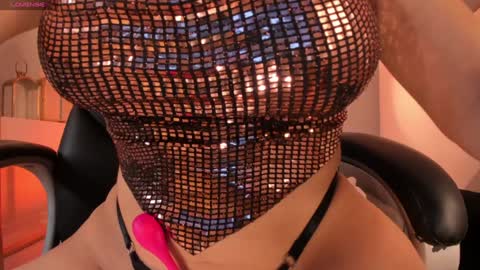 Snapshot of katesunder chatting on 01-25-25, 12:58 K A T E online show from 01-25-25, 12:58
