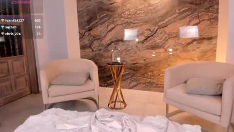 Snapshot of katesunder chatting on 02-04-25, 10:54 K A T E online show from 02-04-25, 10:54