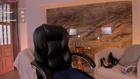 Snapshot of katesunder chatting on 02-08-25, 06:22 K A T E online show from 02-08-25, 06:22