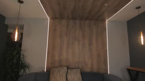 K A T E  online show from 02-15-26, 08:02