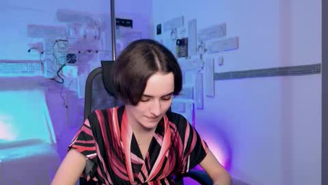 katewillows online show from 12-03-25, 12:14