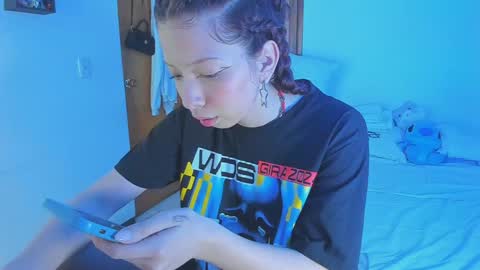 Snapshot of kathc_19 chatting on 12-21-24, 03:58 Katerine online show from 12-21-24, 03:58