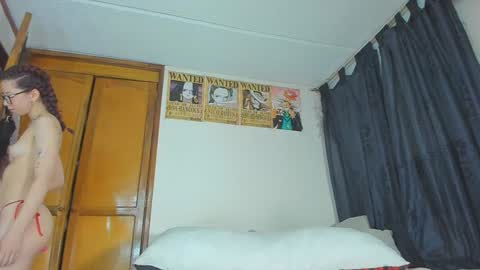 Snapshot of kathc_19 chatting on 12-21-24, 07:03 Katerine online show from 12-21-24, 07:03