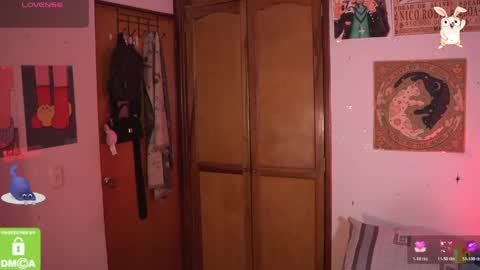 Snapshot of kathc_19 chatting on 04-22-26, 11:17 Katerine online show from 04-22-26, 11:17