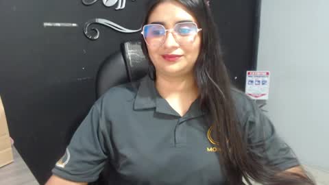 Call me Lau  online show from 05-06-26, 11:43