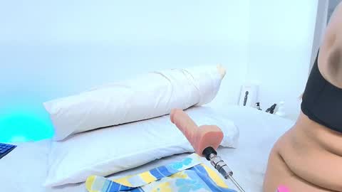 Snapshot of kathefoxx chatting on 02-10-25, 05:14 Emma online show from 02-10-25, 05:14