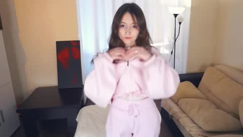 Snapshot of katheleensonderegger chatting on 12-01-25, 05:07 Lina online show from 12-01-25, 05:07