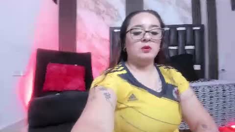 Snapshot of katherina_diaz chatting on 06-18-26, 01:39 Katherina online show from 06-18-26, 01:39