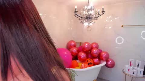 Snapshot of katherine_glow chatting on 05-01-26, 11:48 KATHE online show from 05-01-26, 11:48