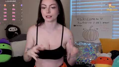 Katherinepine online show from 10-11-25, 12:21