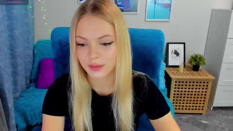 Snapshot of katherineepierce chatting on 11-07-25, 05:57 Katherine online show from 11-07-25, 05:57