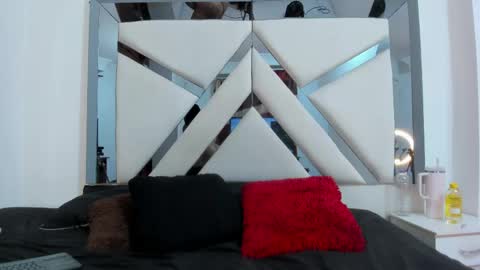 Snapshot of katherinefoster chatting on 04-15-26, 09:37 Katherine Foster online show from 04-15-26, 09:37