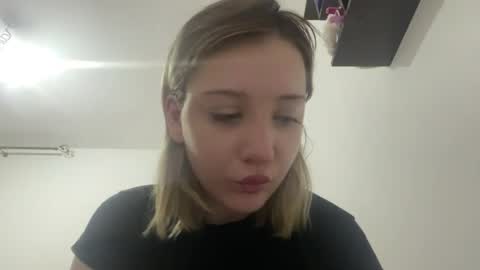 Snapshot of kathrinekiening chatting on 06-07-26, 09:18 Jessie online show from 06-07-26, 09:18