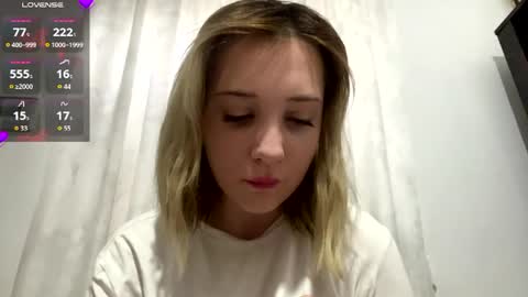 Snapshot of kathrinekiening chatting on 06-12-26, 03:22 Jessie online show from 06-12-26, 03:22