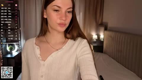 Lola online show from 04-11-26, 07:45