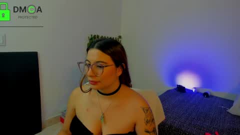 Snapshot of kathryn0 chatting on 05-11-26, 05:02 Kay online show from 05-11-26, 05:02