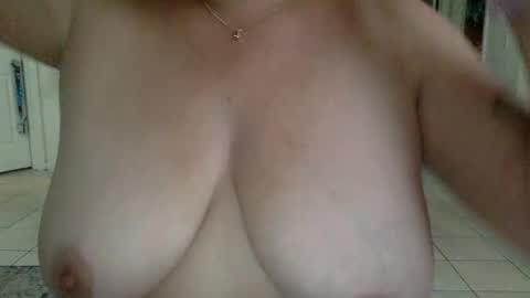 Snapshot of kathrynw chatting on 02-06-25, 06:46 kathrynw online show from 02-06-25, 06:46