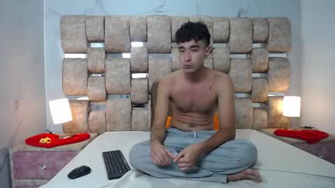 Snapshot of kathyaiden chatting on 07-13-26, 04:54 Kaht y Aiden online show from 07-13-26, 04:54