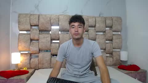Snapshot of kathyaiden chatting on 07-18-26, 04:22 Kaht y Aiden online show from 07-18-26, 04:22