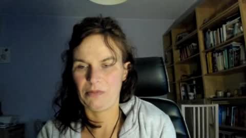 Snapshot of kathysky40 chatting on 11-12-25, 03:12 KATHY online show from 11-12-25, 03:12