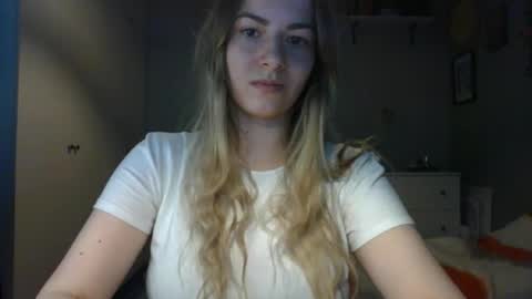 Snapshot of kathysky40 chatting on 11-17-25, 09:59 KATHY online show from 11-17-25, 09:59