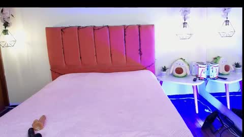 Snapshot of kathyy_1 chatting on 12-16-25, 11:48 Katy online show from 12-16-25, 11:48