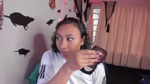 Katia online show from 10-31-25, 04:19