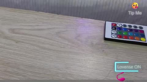 Katia collins online show from 10-28-25, 04:49