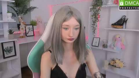 Katia  online show from 10-20-25, 05:52