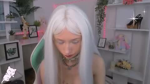 Katia  online show from 10-29-25, 06:26