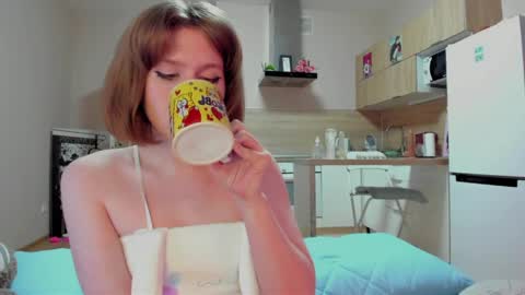 Snapshot of katia_npzd chatting on 05-21-26, 02:40 KatieNPZD online show from 05-21-26, 02:40