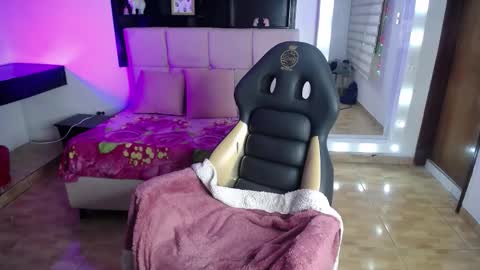 katia_pretty_ online show from 02-25-26, 05:28