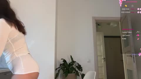 Snapshot of katie________ chatting on 10-26-25, 07:14 Katienext stream  online show from 10-26-25, 07:14