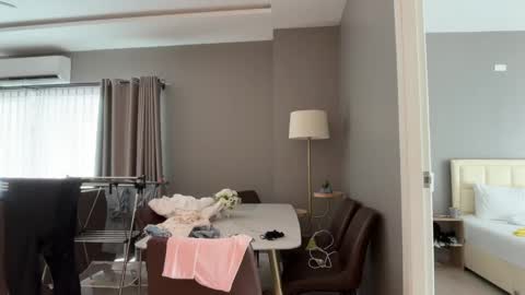 Snapshot of katie________ chatting on 05-30-26, 05:48 Katienext stream online show from 05-30-26, 05:48