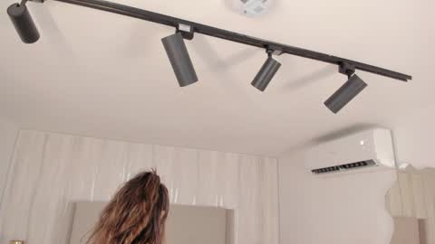 Katie online show from 01-03-25, 11:23