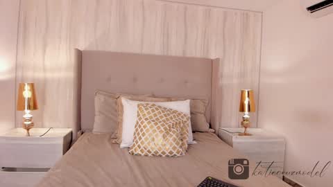 Katie online show from 02-04-25, 05:34