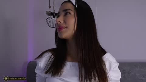 Katie online show from 10-06-25, 11:07