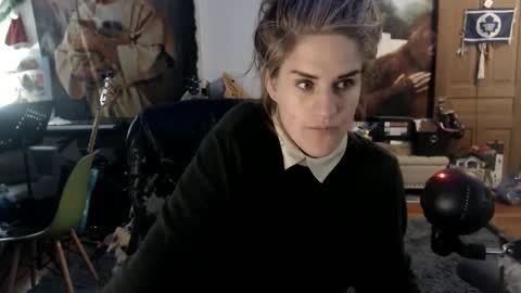 Katie online show from 09-25-25, 04:16