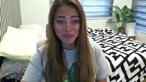 Snapshot of katiefrox_ chatting on 03-03-25, 07:54 katiefrox  online show from 03-03-25, 07:54
