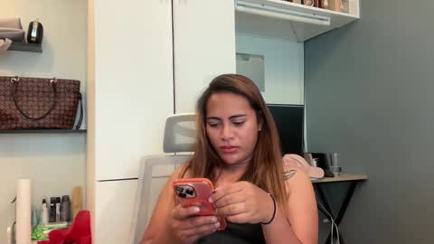 Snapshot of katiefrox_ chatting on 10-16-25, 01:28 katiefrox  online show from 10-16-25, 01:28