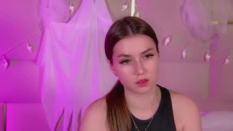 Snapshot of katiereeves chatting on 11-05-25, 05:35 katiereeves online show from 11-05-25, 05:35