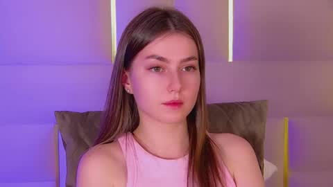 Snapshot of katiereeves chatting on 11-19-25, 05:46 katiereeves online show from 11-19-25, 05:46