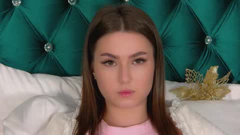 Snapshot of katiereeves chatting on 12-02-25, 05:08 katiereeves online show from 12-02-25, 05:08