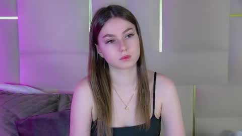 Snapshot of katiereeves chatting on 02-06-26, 04:17 katiereeves online show from 02-06-26, 04:17