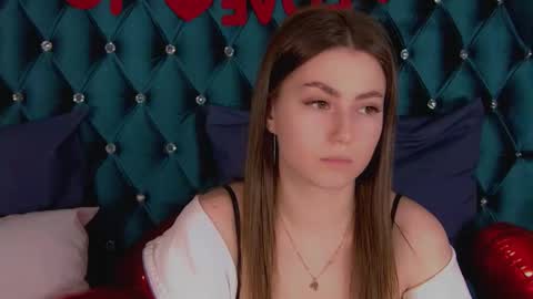 Snapshot of katiereeves chatting on 02-11-26, 05:18 katiereeves online show from 02-11-26, 05:18