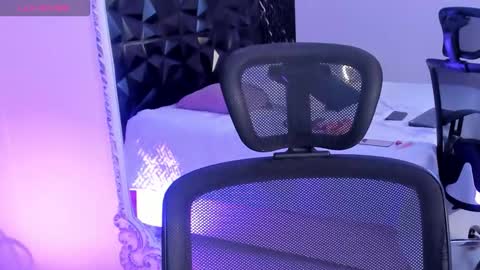 Katie online show from 10-17-25, 07:33