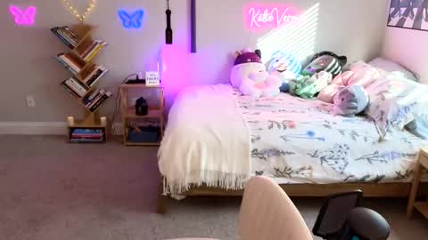 Katie Verona online show from 02-07-25, 09:37