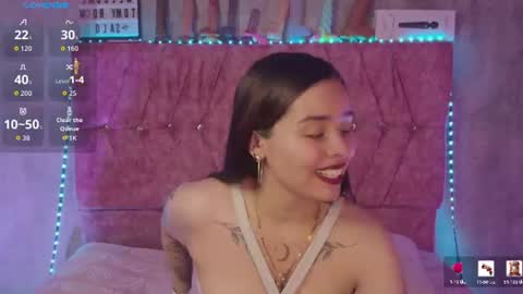 Snapshot of katiie_m chatting on 06-25-26, 12:54 Katie online show from 06-25-26, 12:54